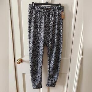Just Cozy animal print XL winter leggings NWT